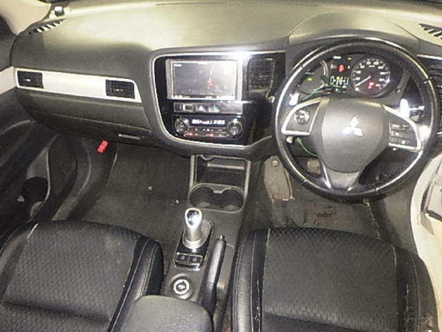 MITSUBISHI OUTLANDER PHEV 2013