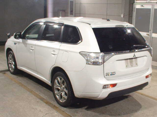 MITSUBISHI OUTLANDER PHEV 2013