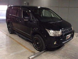 MITSUBISHI DELICA D5 2011