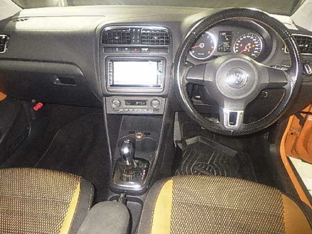 VOLKSWAGEN CROSS POLO 2014
