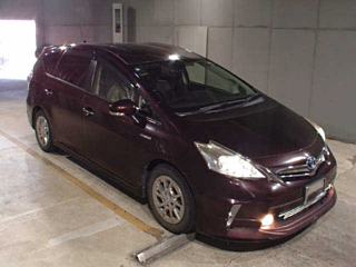 TOYOTA PRIUS ALPHA 2014