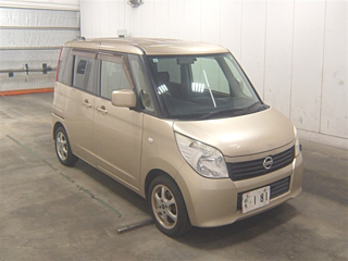 NISSAN ROOX 2011