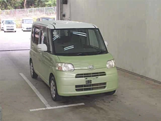 DAIHATSU TANTO 2011