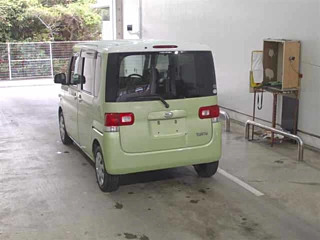 DAIHATSU TANTO 2011