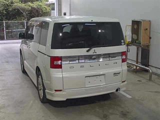 MITSUBISHI DELICA D5 2010