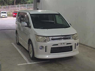 MITSUBISHI DELICA D5 2010