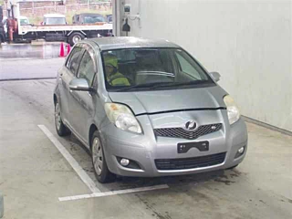 TOYOTA VITZ 2010