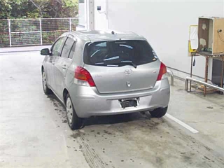 TOYOTA VITZ 2010