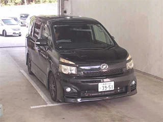 TOYOTA VOXY 2011