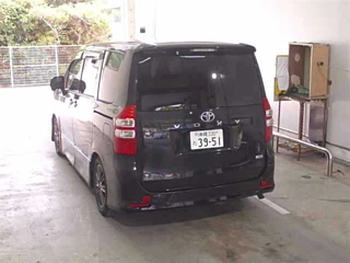 TOYOTA VOXY 2011