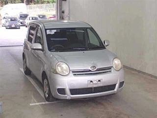 TOYOTA SIENTA 2010