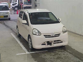 TOYOTA PIXIS EPOCH 2013