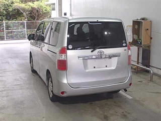 TOYOTA NOAH 2008