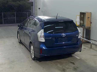 TOYOTA PRIUS ALPHA 2012