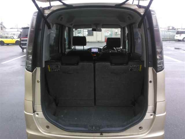 NISSAN ROOX 2010