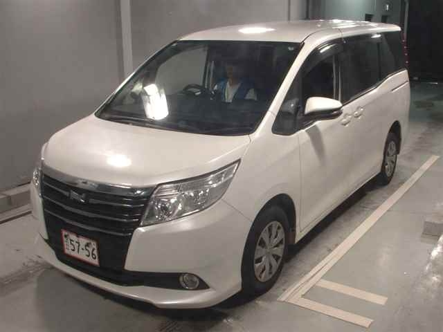 TOYOTA NOAH 2016