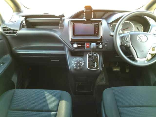TOYOTA NOAH 2016
