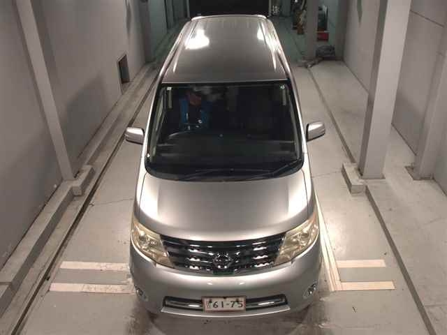 NISSAN SERENA 2010