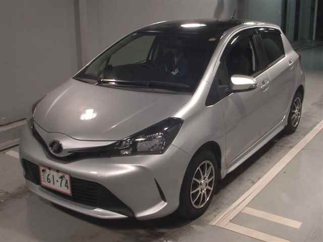 TOYOTA VITZ 2015