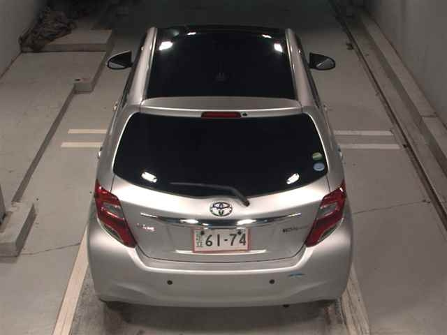 TOYOTA VITZ 2015