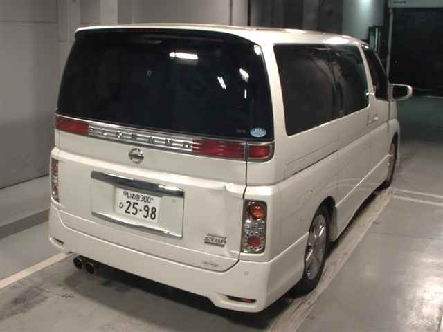 NISSAN ELGRAND 2009