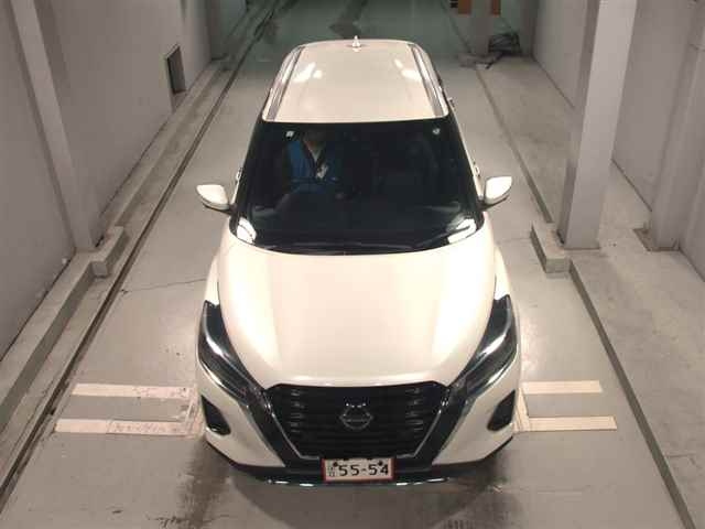 NISSAN KIX 2021