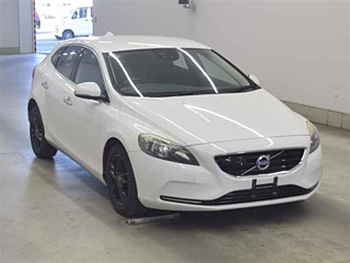 VOLVO V40 2014