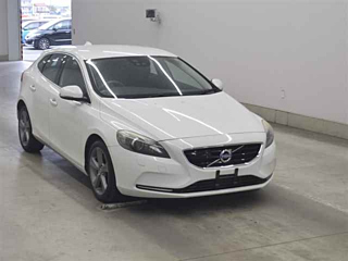 VOLVO V40 2014