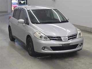 NISSAN TIIDA 2011