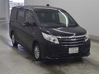 TOYOTA NOAH 2015