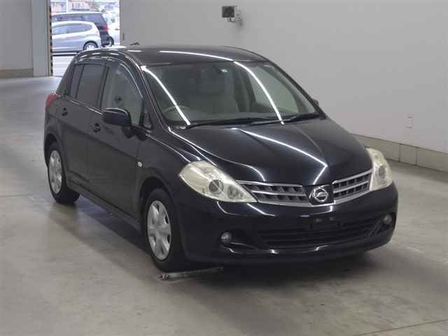 NISSAN TIIDA 2010