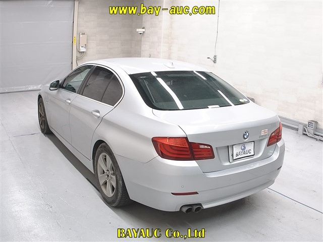 BMW 5 SERIES 2011