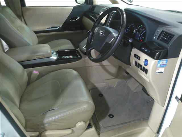 TOYOTA VELLFIRE 2012