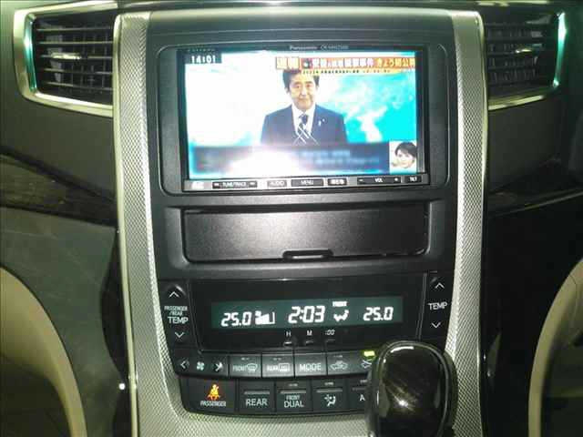 TOYOTA VELLFIRE 2012