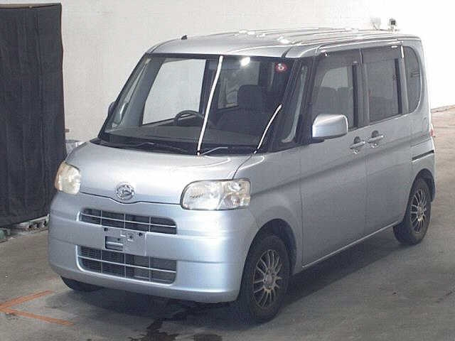 DAIHATSU TANTO 2010