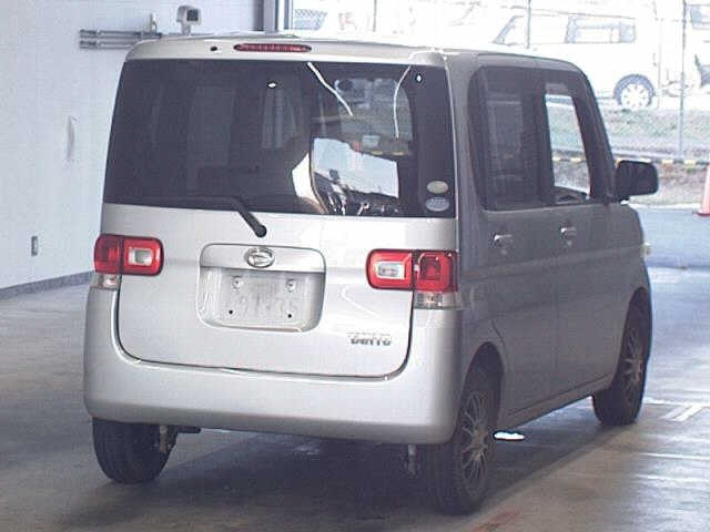 DAIHATSU TANTO 2010