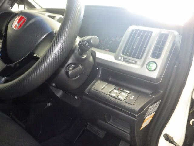 HONDA STEP WAGON 2011