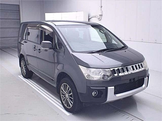 MITSUBISHI DELICA D5 2013