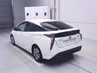 TOYOTA PRIUS 2016
