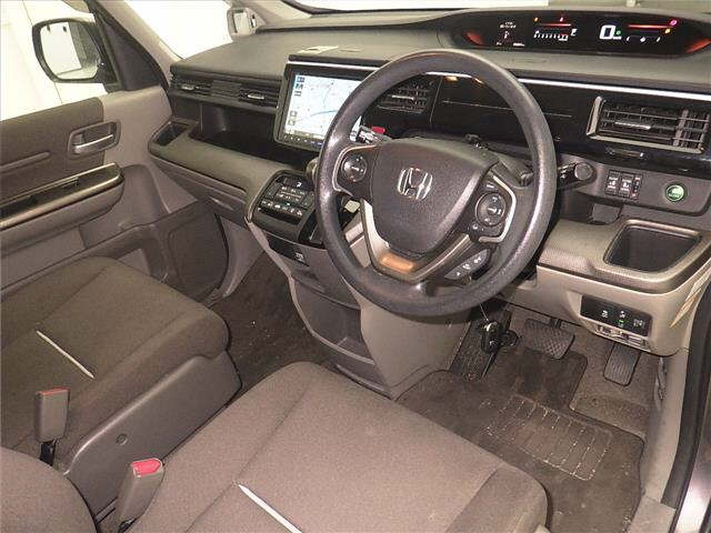 HONDA STEP WAGON 2015