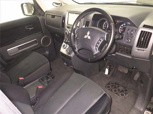 MITSUBISHI DELICA D5 2012