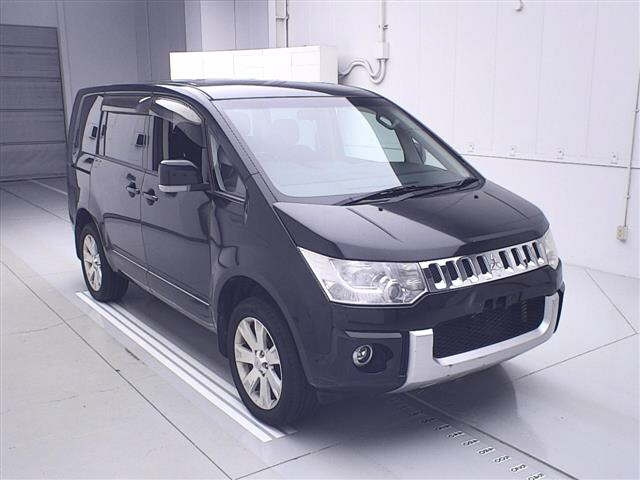 MITSUBISHI DELICA D5 2012