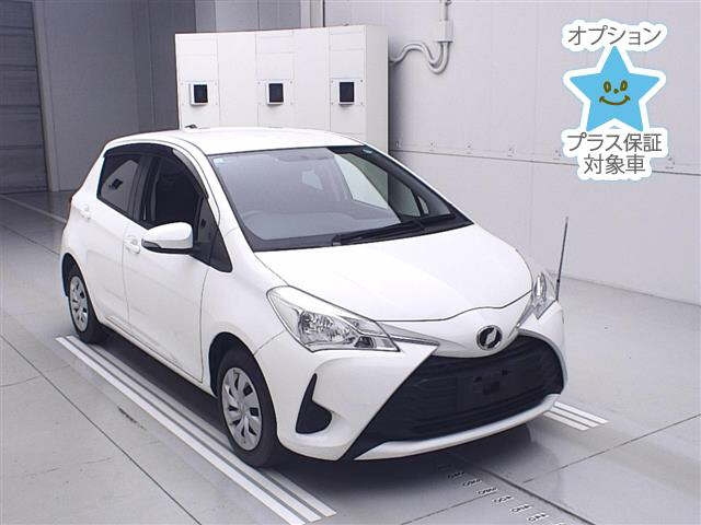 TOYOTA VITZ 2017