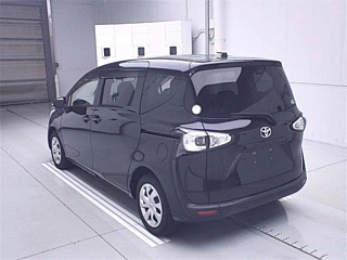 TOYOTA SIENTA 2016