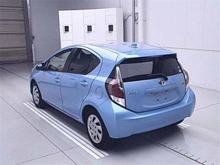 TOYOTA AQUA 2015