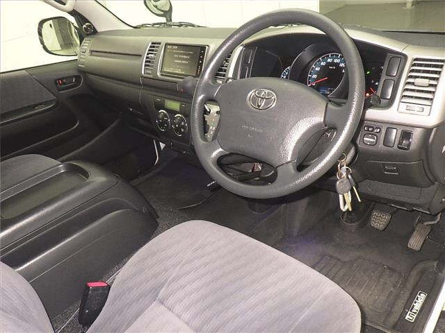 TOYOTA HIACE VAN 2012
