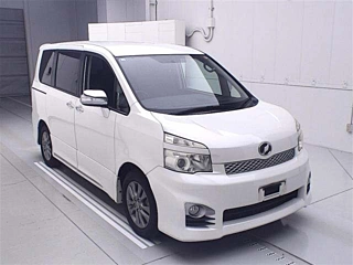 TOYOTA VOXY 2012