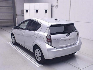 TOYOTA AQUA 2013