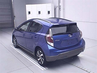 TOYOTA AQUA 2015