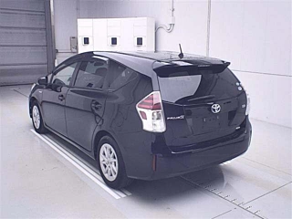 TOYOTA PRIUS ALPHA 2015